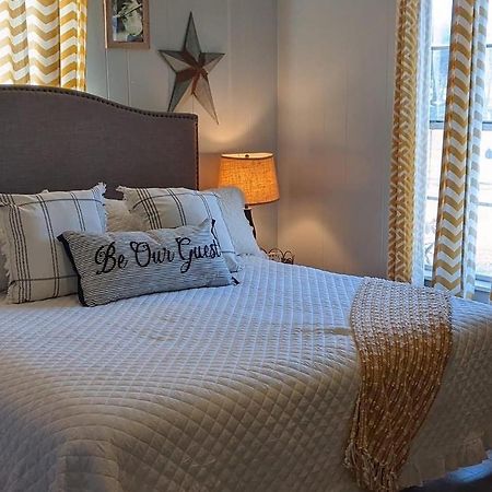 Pecan St. Parlor Haus Downtown Bandera, Tx Экстерьер фото