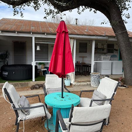 Pecan St. Parlor Haus Downtown Bandera, Tx Экстерьер фото
