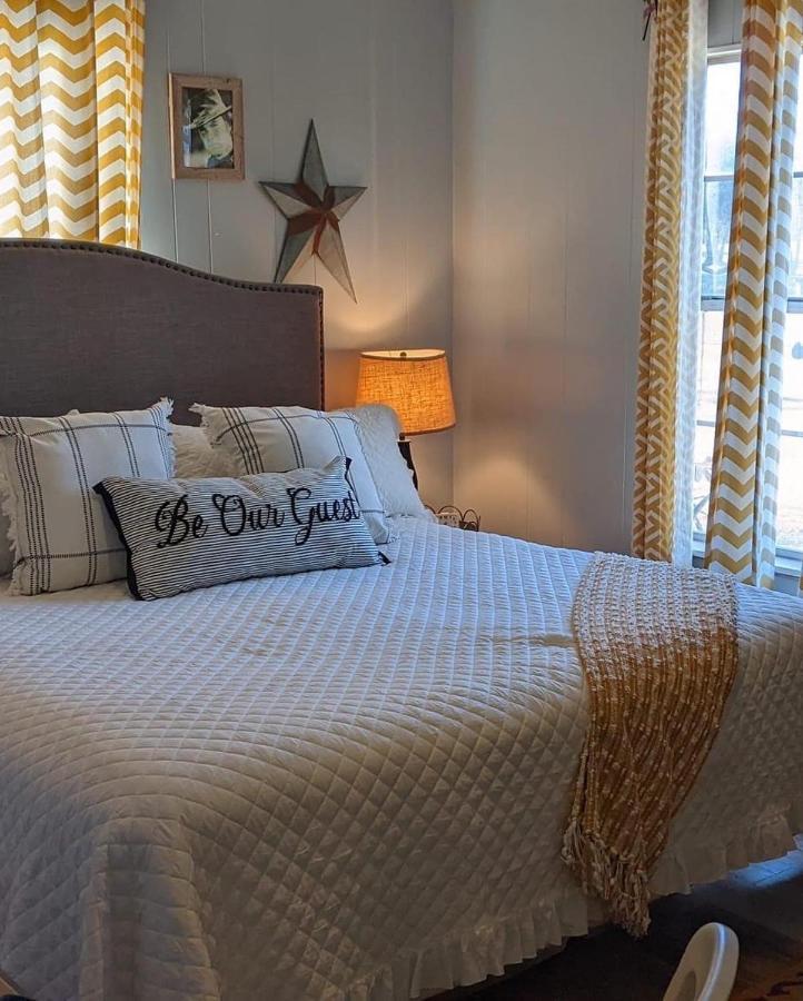 Pecan St. Parlor Haus Downtown Bandera, Tx Экстерьер фото
